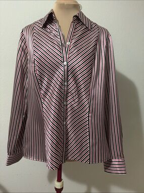 I.N. STUDIO SAN FRANCISCO Size Large striped buttoned blouse Made in Hong Kong